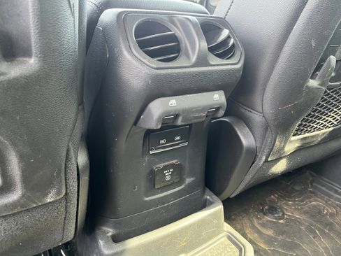 Used 2021 Jeep Wrangler Unlimited Rubicon image 10