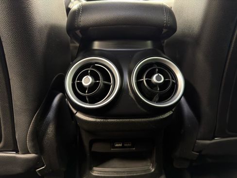 Used 2018 Alfa Romeo Stelvio Sport w/ Quick Order Package 22J Sport image 32