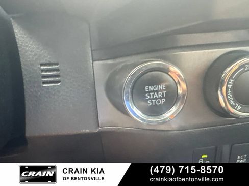 Used 2022 Toyota Tacoma TRD Off-Road w/ TRD Premium Off Road Package AWD/4WD image 30