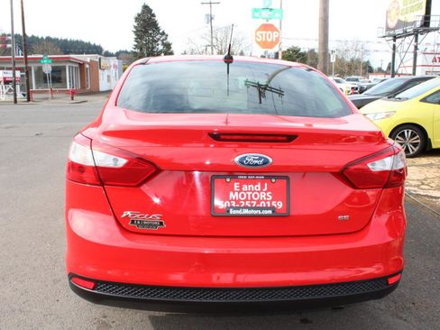 Used 2014 Ford Focus SE image 5