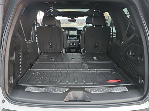 Used 2022 GMC Yukon Denali image 32