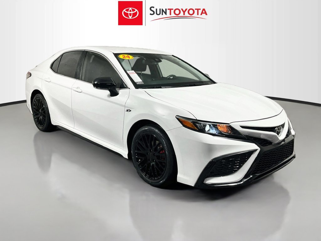 Used 2024 Toyota Camry SE w/ Convenience Package FWD image 1