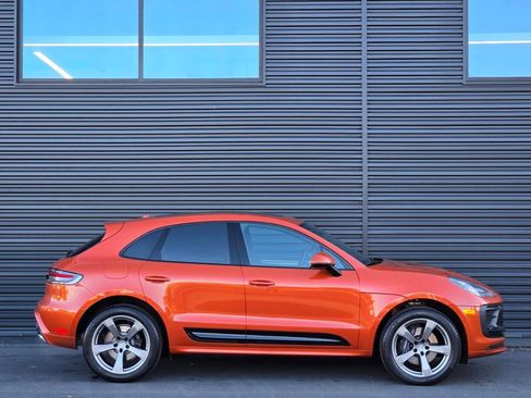 Certified 2025 Porsche Macan image 8