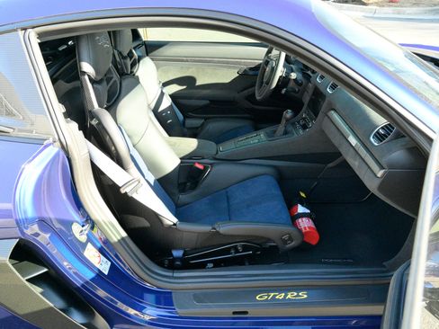 Used 2025 Porsche 718 Cayman GT4 RS image 41