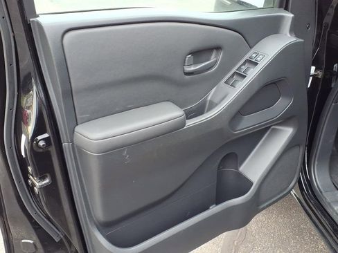 Used 2022 Nissan Frontier S w/ Technology Package image 11