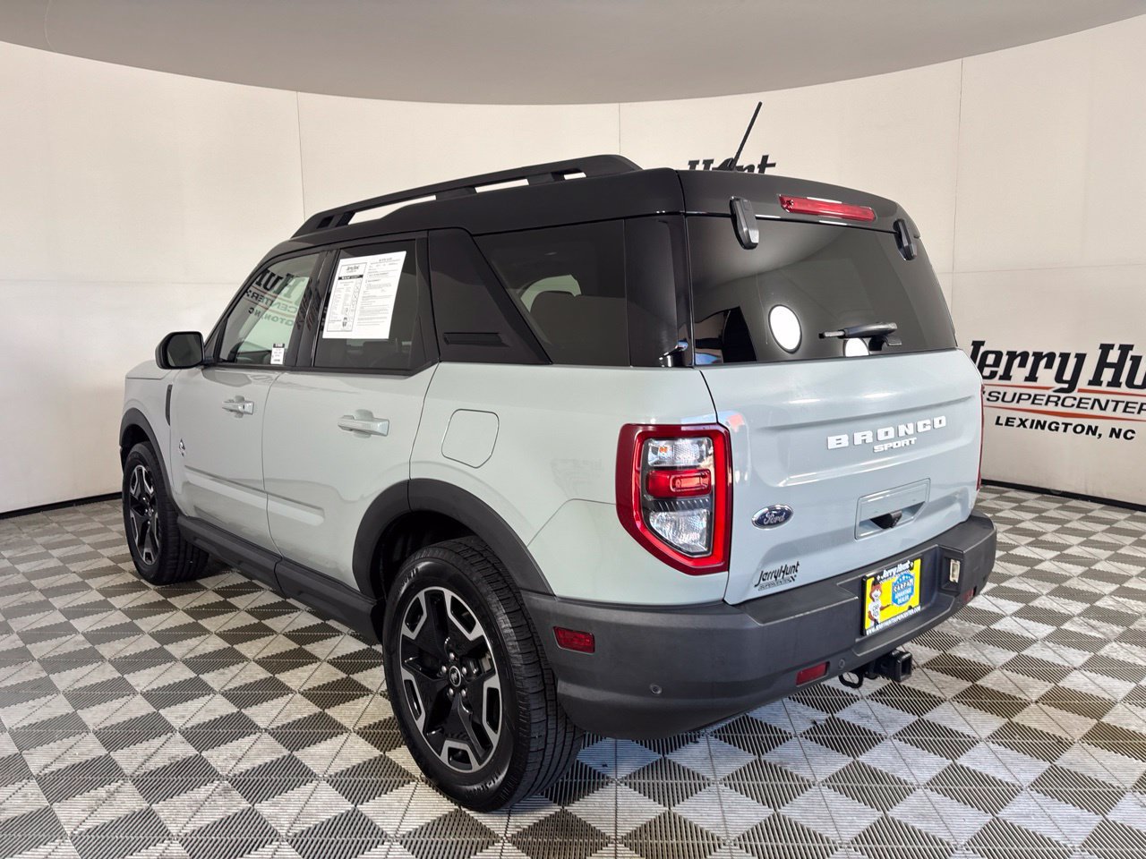 Used 2022 Ford Bronco Sport Outer Banks w/ Tech Package AWD/4WD image 6