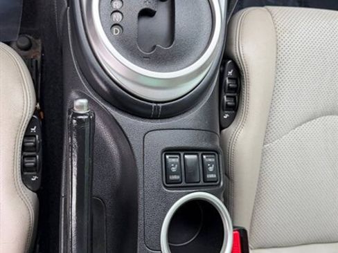 Used 2010 Nissan 370Z Touring w/ Sport Pkg image 13