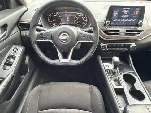 Used 2024 Nissan Altima 2.5 SV FWD image 22