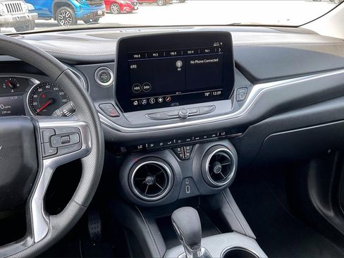 Used 2023 Chevrolet Blazer LT image 9