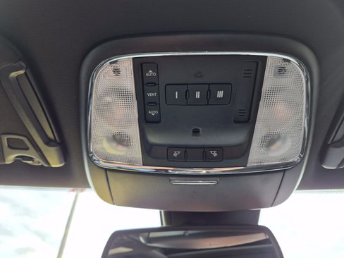 Used 2016 Dodge Charger R/T RWD image 46