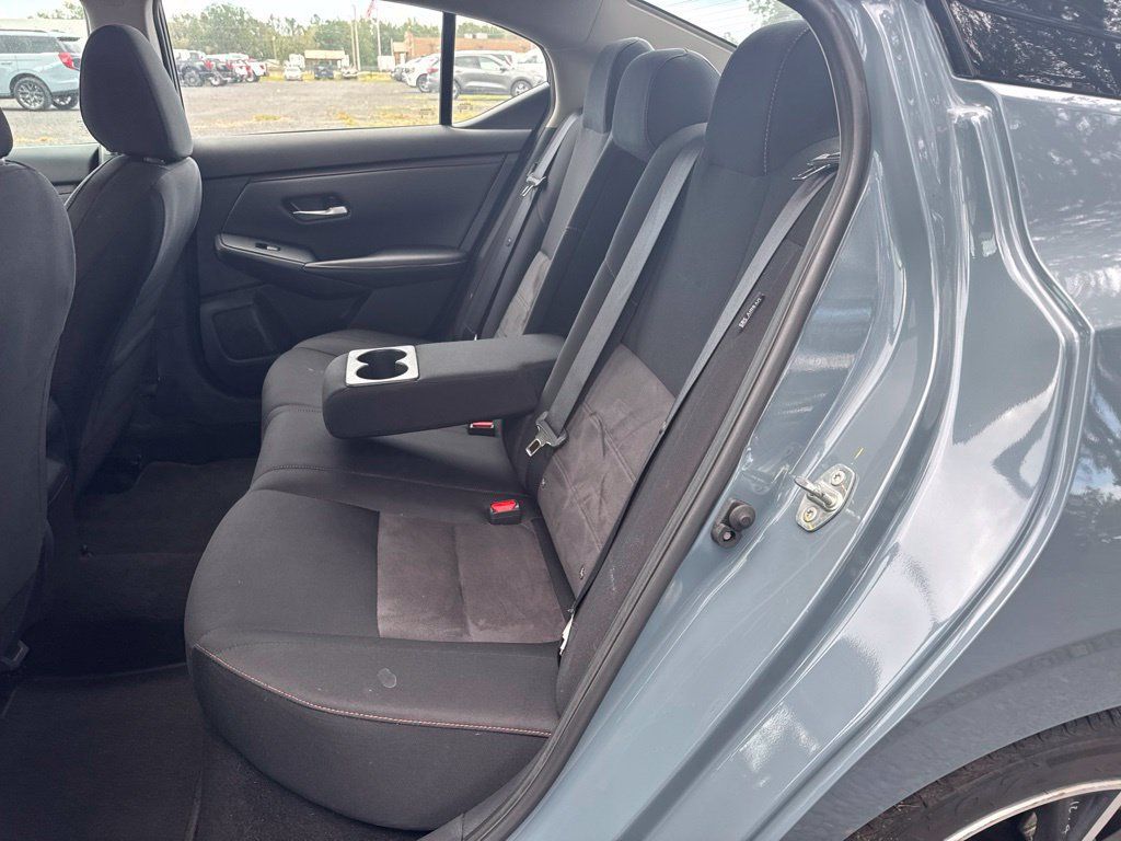 Used 2025 Nissan Sentra SR FWD image 12