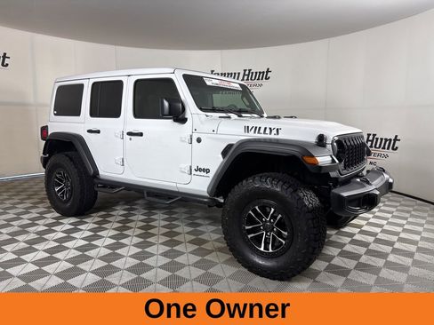 Used 2024 Jeep Wrangler Willys image 4