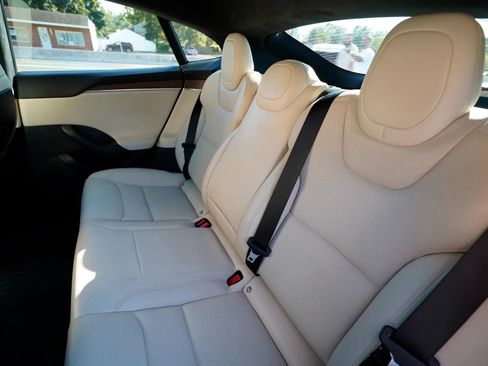 Used 2022 Tesla Model S Standard Range AWD/4WD image 30