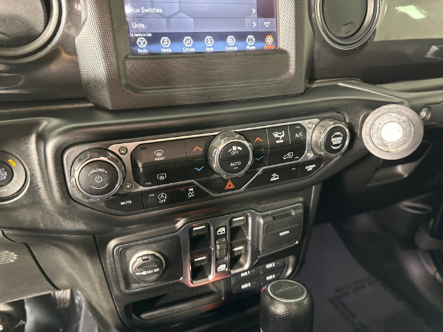 Certified 2022 Jeep Gladiator Sport AWD/4WD image 12