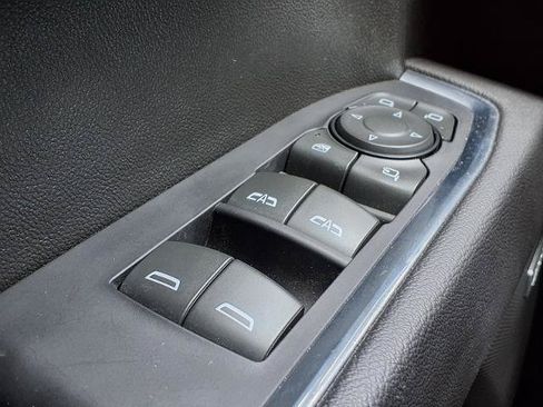 Used 2022 GMC Sierra 1500 SLT w/ SLT Convenience Package AWD/4WD image 16