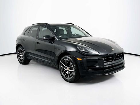 Certified 2026 Porsche Macan AWD/4WD image 7