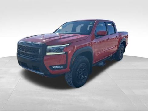 Used 2025 Nissan Frontier PRO-4X w/ Tow Package image 3