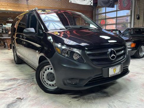 Used 2019 Mercedes-Benz Metris Passenger image 4