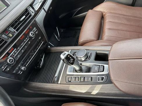 Used 2017 BMW X5 xDrive40e image 16