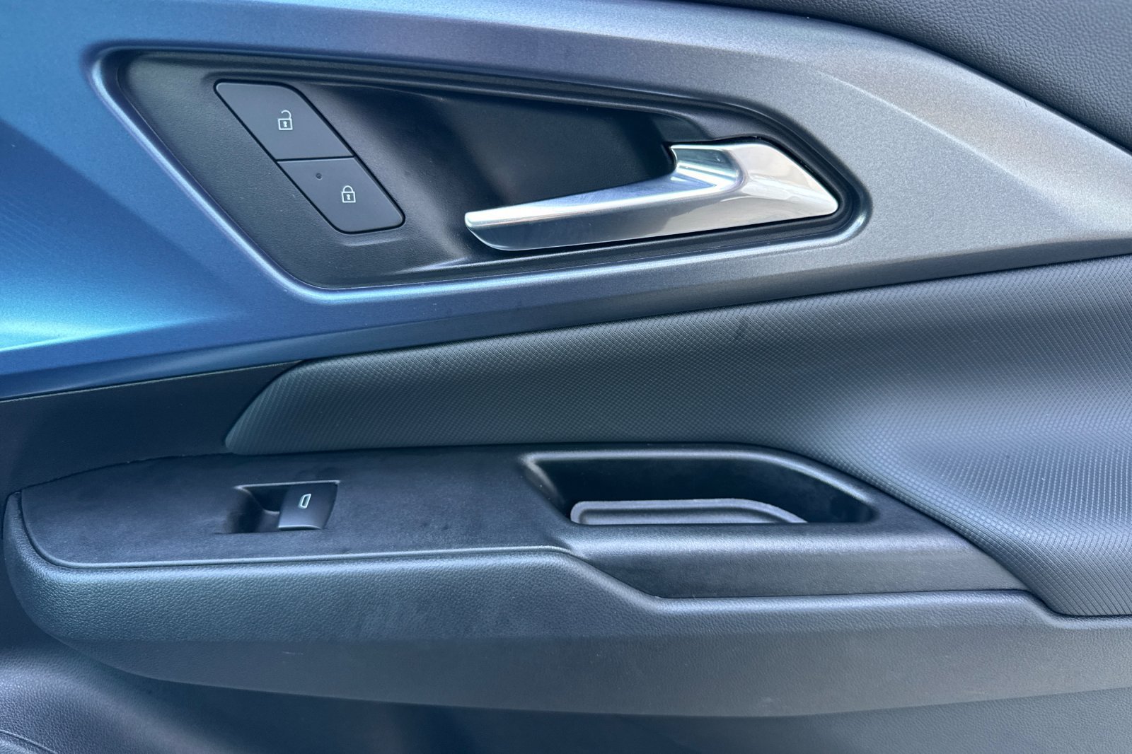 Certified 2024 Chevrolet Equinox EV LT FWD image 19