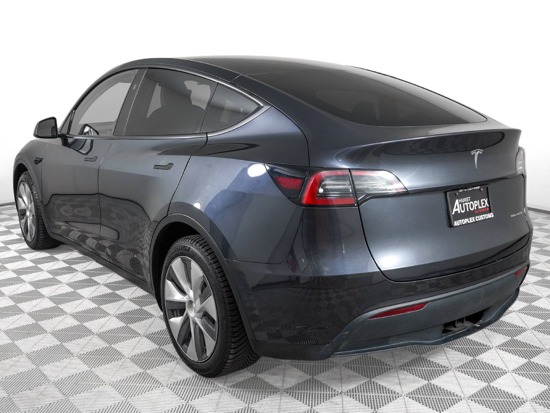 Used 2024 Tesla Model Y Long Range AWD/4WD image 7