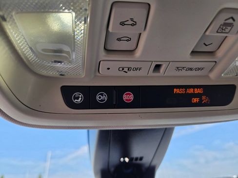 Used 2022 Cadillac XT5 Premium Luxury w/ Technology Package FWD image 12