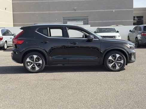 Certified 2025 Volvo XC40 B5 Plus w/ Protection Package Premier AWD/4WD image 6