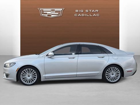 Used 2017 Lincoln MKZ Reserve w/ Climate Package FWD image 2