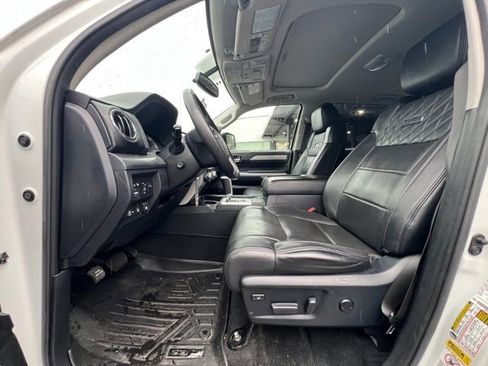 Used 2017 Toyota Tundra Platinum image 15