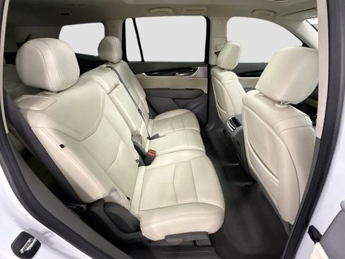 Used 2023 Cadillac XT6 Premium Luxury w/ Technology Package image 21