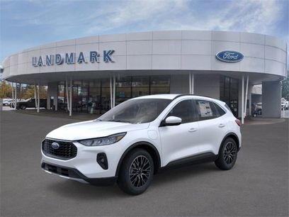 New 2025 Ford Escape SE w/ Class II Trailer Tow Package