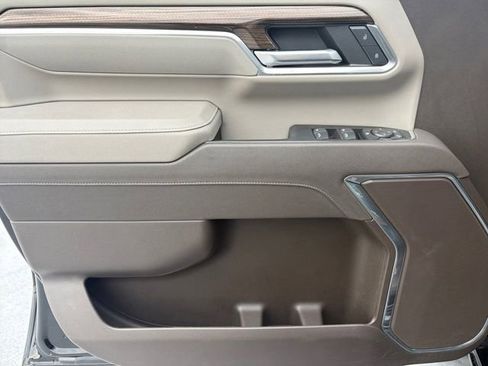 Certified 2025 Chevrolet Silverado 2500 LT w/ Leather Package image 4