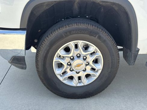 Used 2026 Chevrolet Silverado 2500 LTZ AWD/4WD image 4