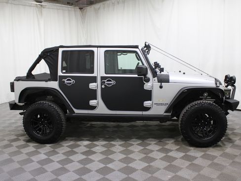 Used 2008 Jeep Wrangler Unlimited Sahara image 20