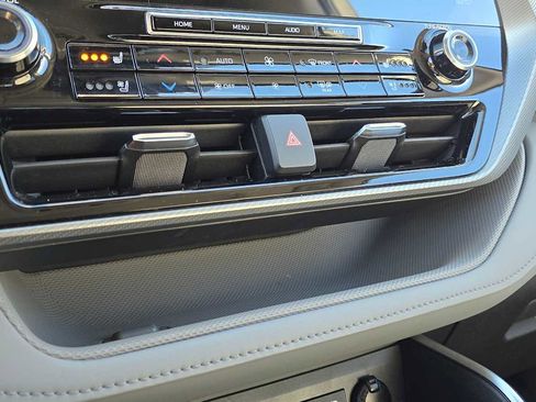 Certified 2022 Toyota Highlander Platinum image 33