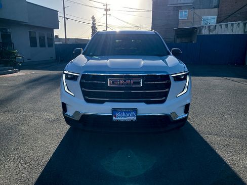 Used 2025 GMC Acadia Elevation AWD/4WD image 9