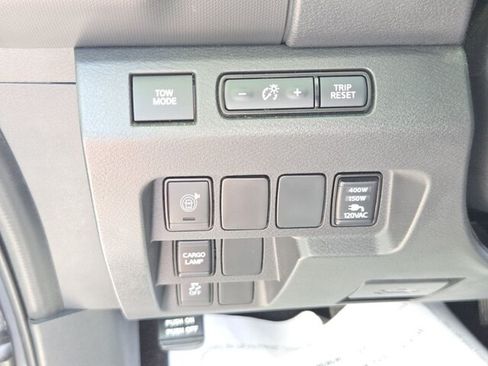 Used 2023 Nissan Frontier SV w/ SV Convenience Package RWD image 30