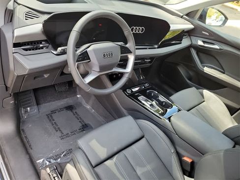 New 2025 Audi Q6 e-tron Premium Plus image 10