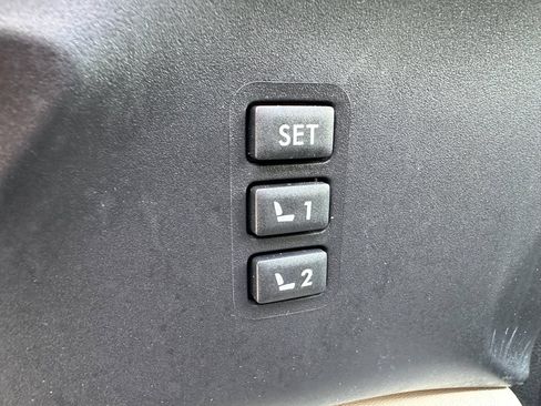 Used 2020 Subaru Ascent Limited w/ Popular Package #4 image 12