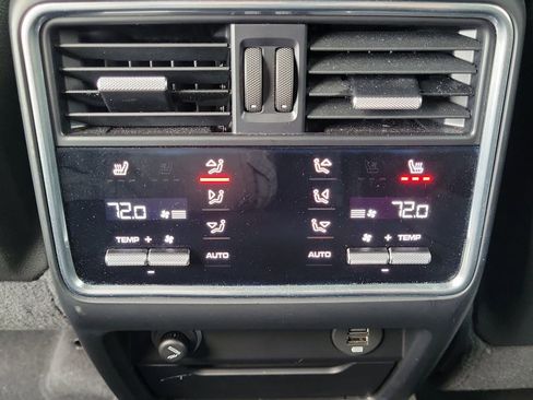 Used 2019 Porsche Cayenne S image 14