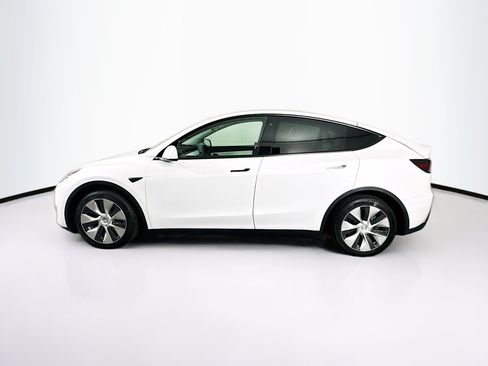 Used 2022 Tesla Model Y Long Range AWD/4WD image 4