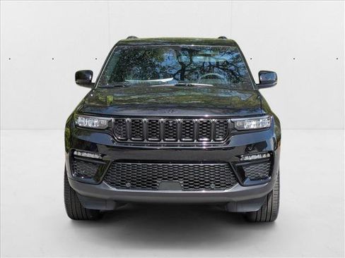 New 2025 Jeep Grand Cherokee Limited w/ Luxury Tech Group II image 5