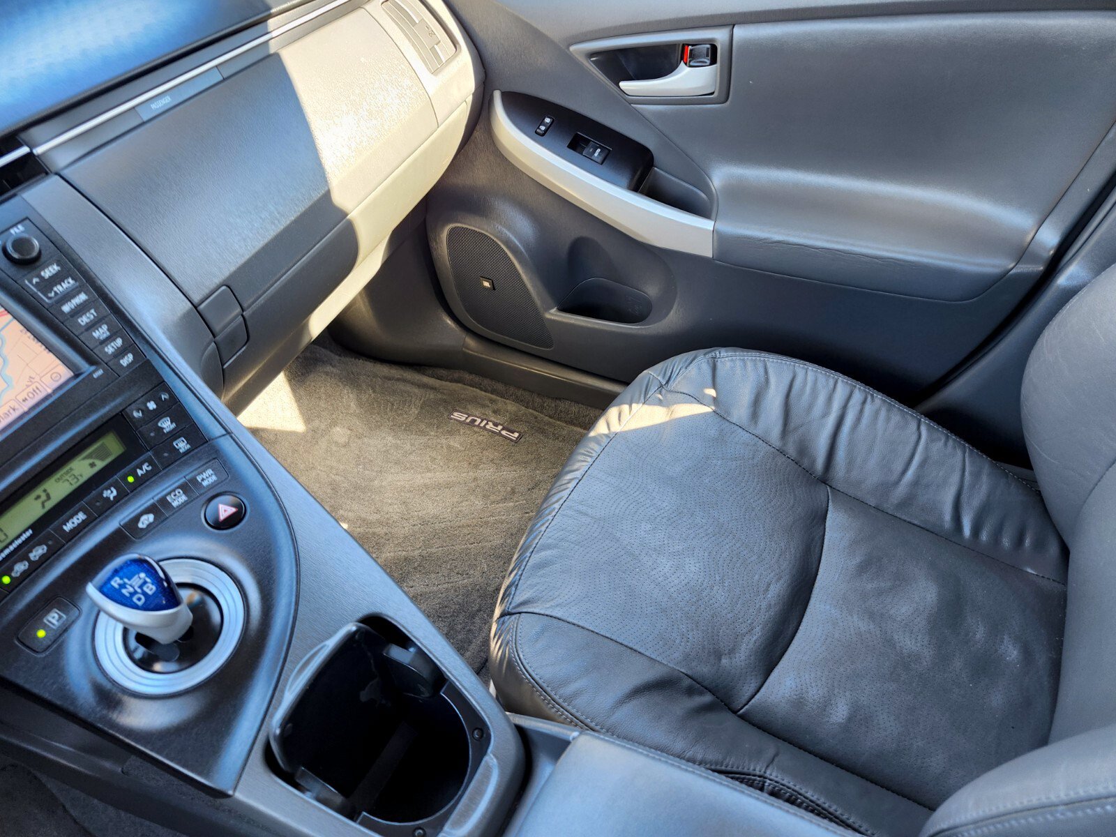 Used 2010 Toyota Prius Four w/ Solar Roof Pkg FWD image 12