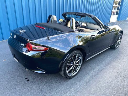Used 2016 MAZDA MX-5 Miata Grand Touring image 2