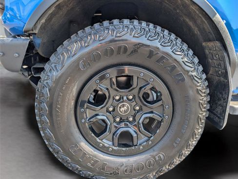 Used 2024 Ford Bronco Wildtrak image 9