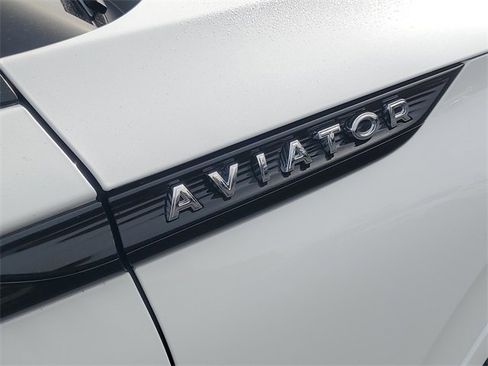 Used 2023 Lincoln Aviator Black Label w/ Jet Package image 10