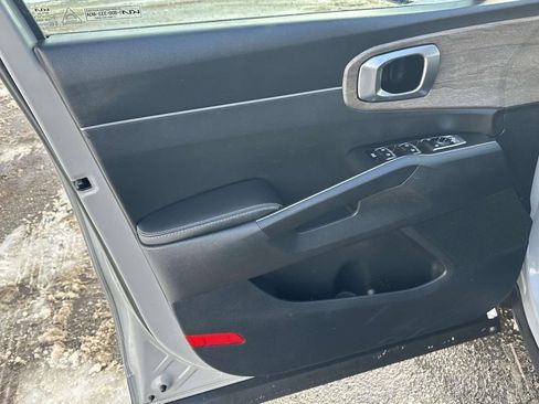 Used 2023 Kia Sorento X-Line EX image 18