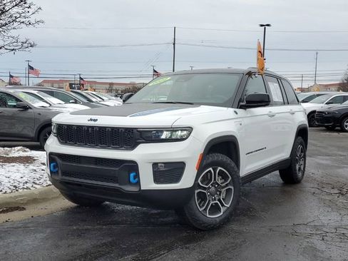 Certified 2022 Jeep Grand Cherokee Trailhawk w/ Advanced Protech Group II image 1