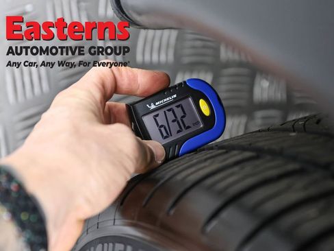 Used 2022 Tesla Model Y Long Range image 24