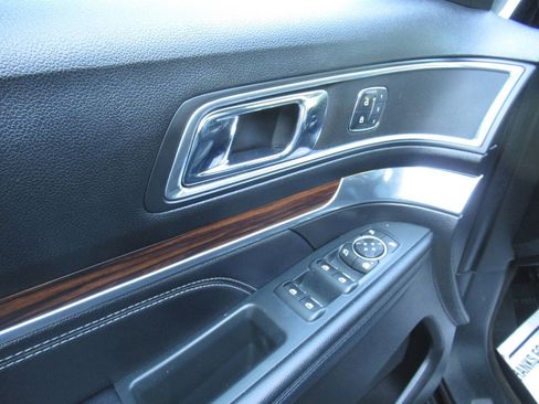 Used 2018 Ford Explorer Limited w/ Equipment Group 301A image 19